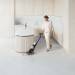 Cómo hacer más rápida y efectiva la limpieza con fregona en el hogar: 5 trucos de los expertos de Dyson