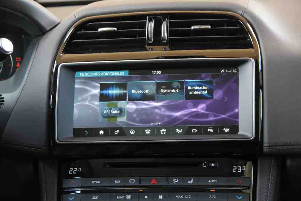 Prueba del Jaguar F-Pace consola central