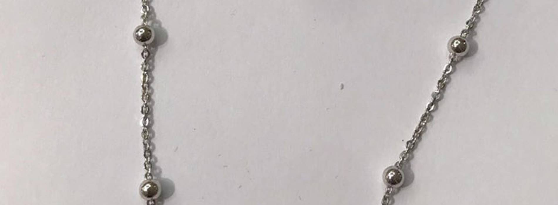 Regalo solidario para el Día de la Madre: pulsera y collar de CRIS