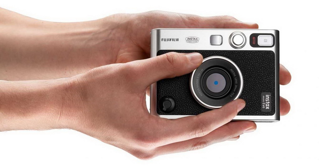 Fujifilm Instax Mini Evo Hybrid: entre cámara instantánea y digital thumbnail
