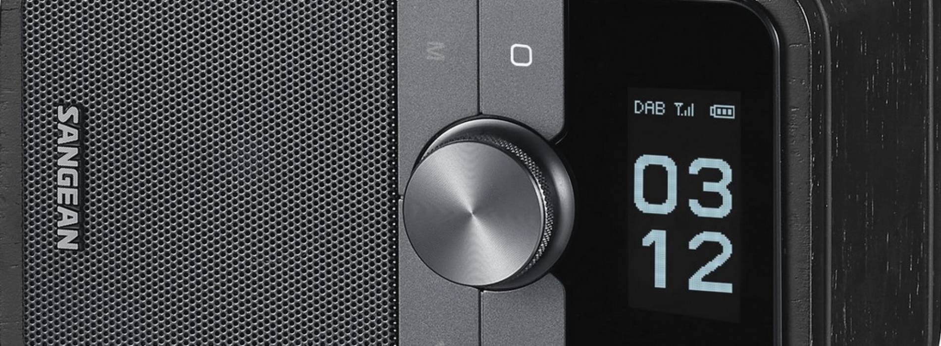 Sangean DDR-8: la radio compacta de madera que sintoniza también en digital y dura todo el día sin cable – Review del Gadget Lab